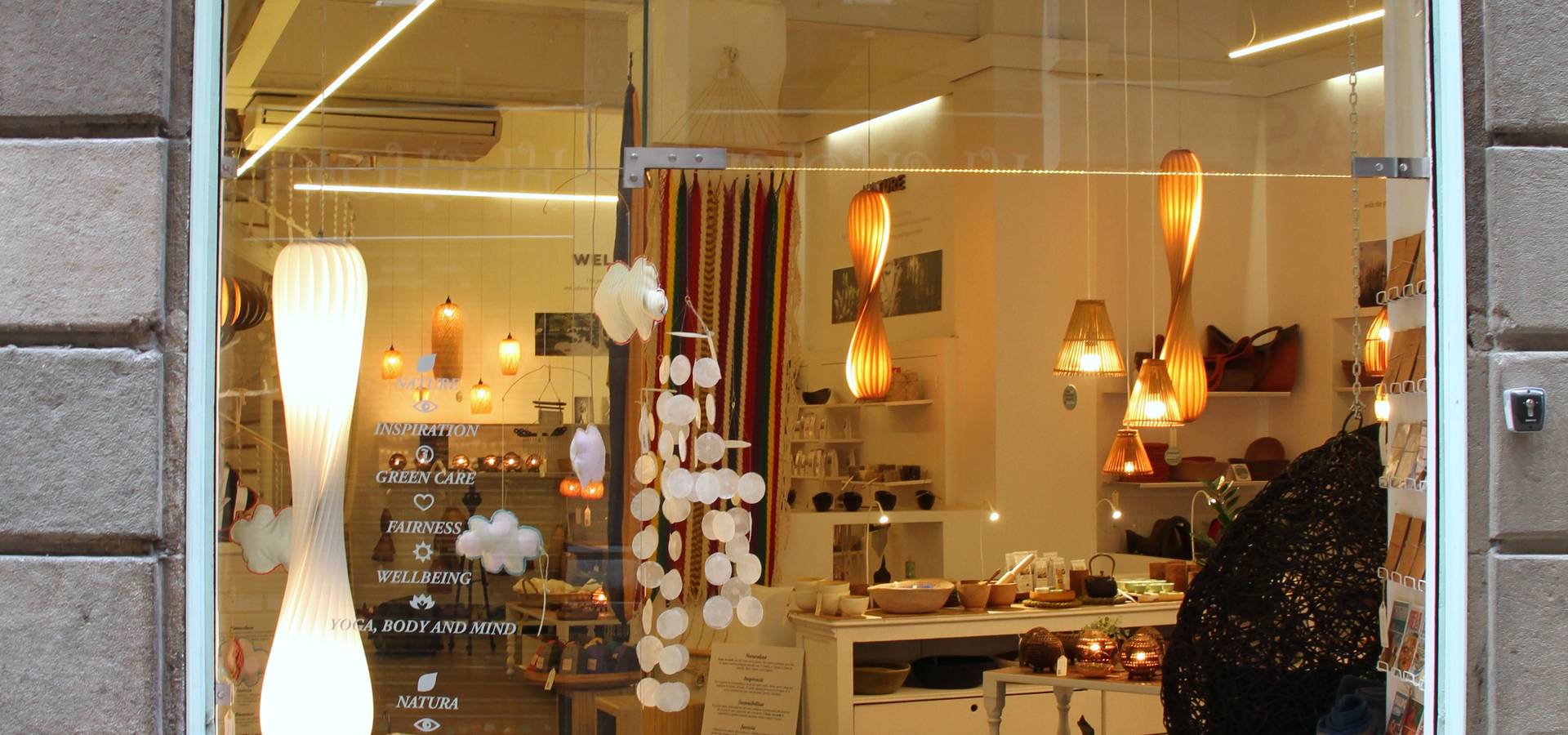 Home On Earth Shop Calle Boqueria 14 En Barcelona Homify