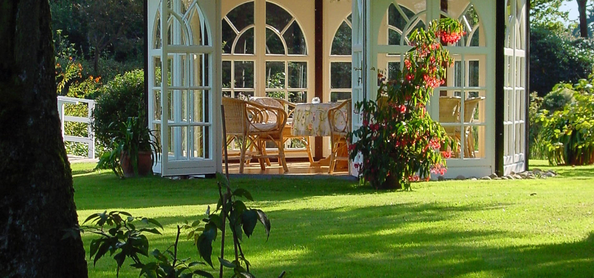 WOGA Gartenpavillon: Gartenzubehör in Emsbüren | homify