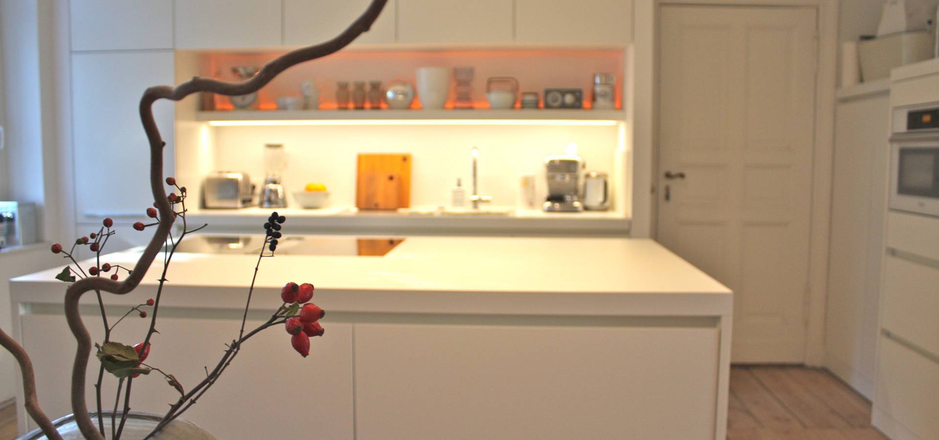 Die Weisse Kuche In Berlin By Sindern Kuchen Gmbh Homify