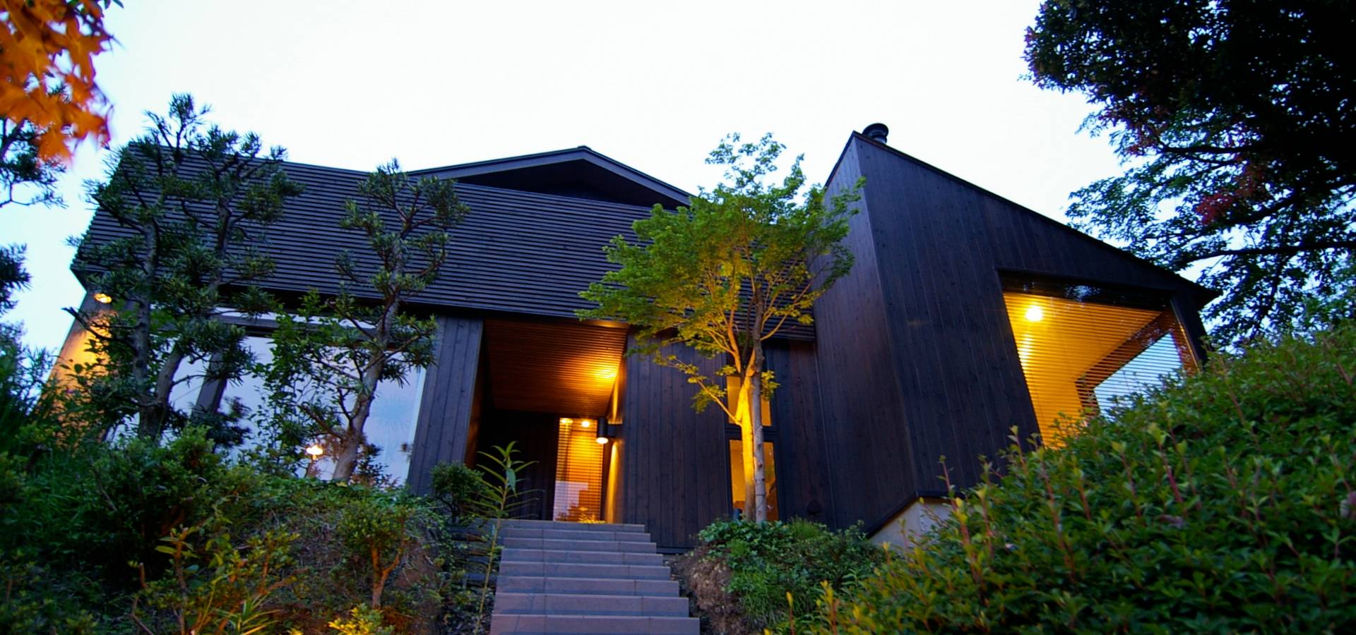 茶室と囲い庭の家 戸塚区 Homify 茶室と囲い庭の家 戸塚区 Homify
