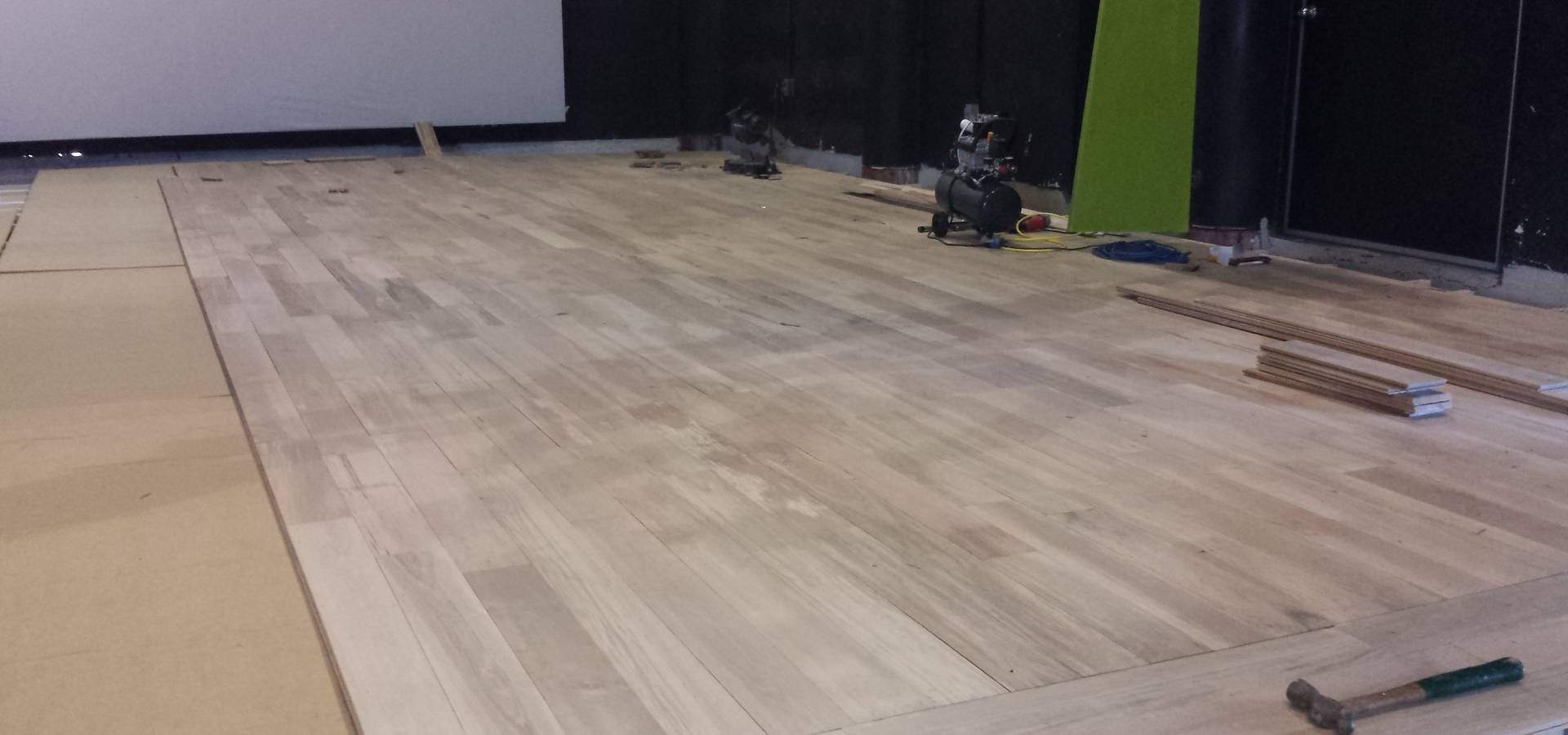 deck madera solida y wpc homify