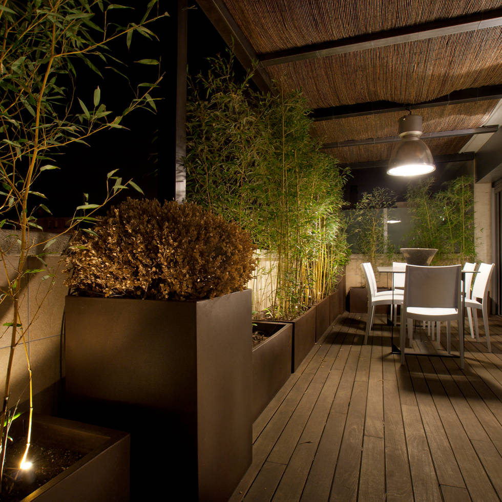 Duplex en Barcelona: Terrazas de estilo de The Pont design