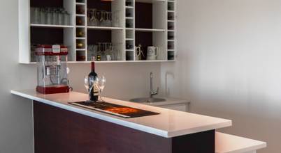 moderner Weinkeller von Ergo Designer Kitchens and Cabinetry