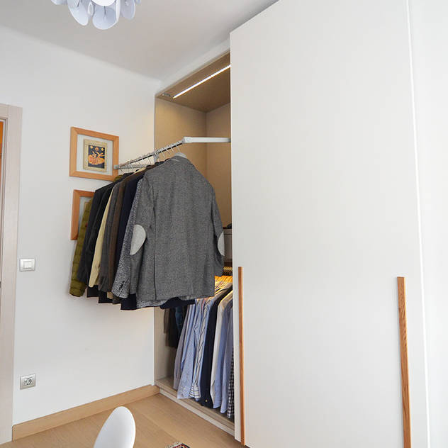 Closets modernos por Trestrastos