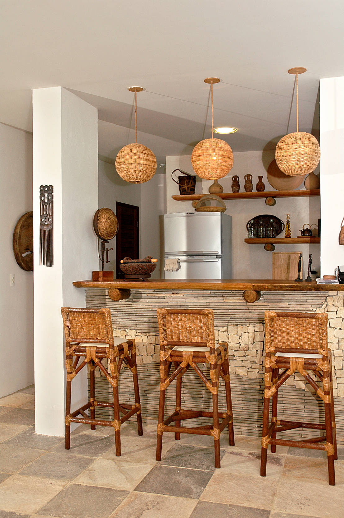 15 Paredes con piedra laja para usar en casa