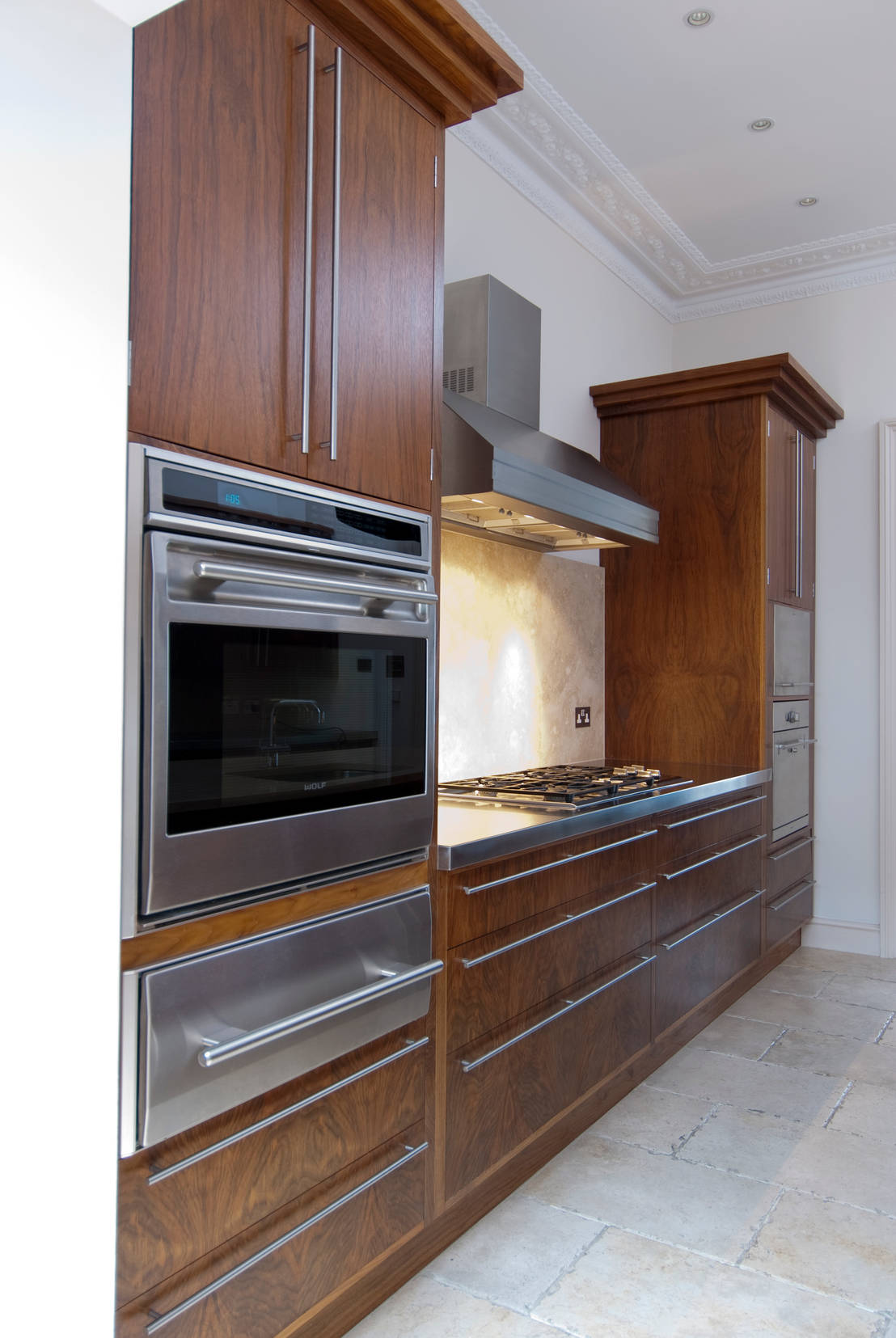 American Black Walnut Kitchen designed and made by Tim Wood 호미파이 & homify