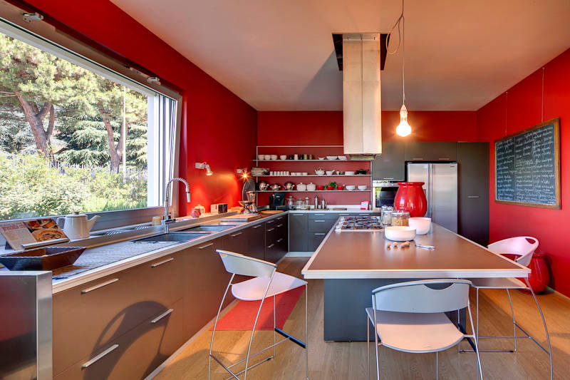 8 Cucine che ti Mostrano Perché Usare gli Scaffali A Vista