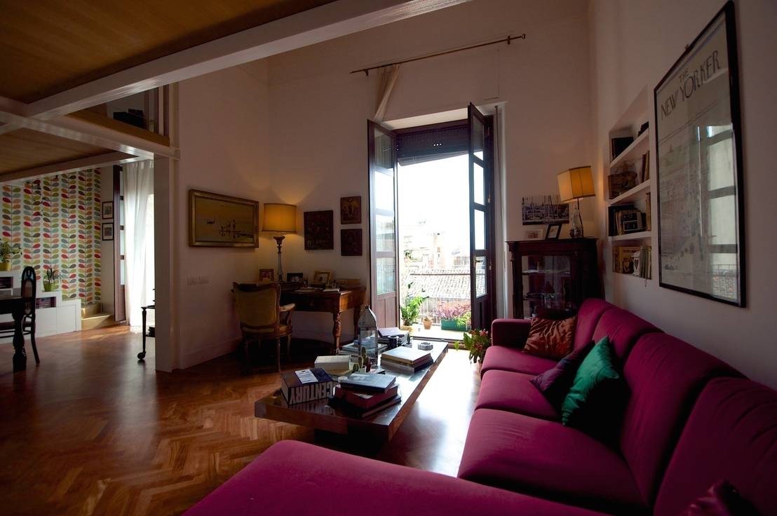 Come abbinare l'arredamento antico e moderno Vetrina bianca tirolese