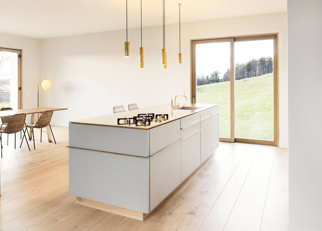 Haus am See mit fantastischer Einrichtung