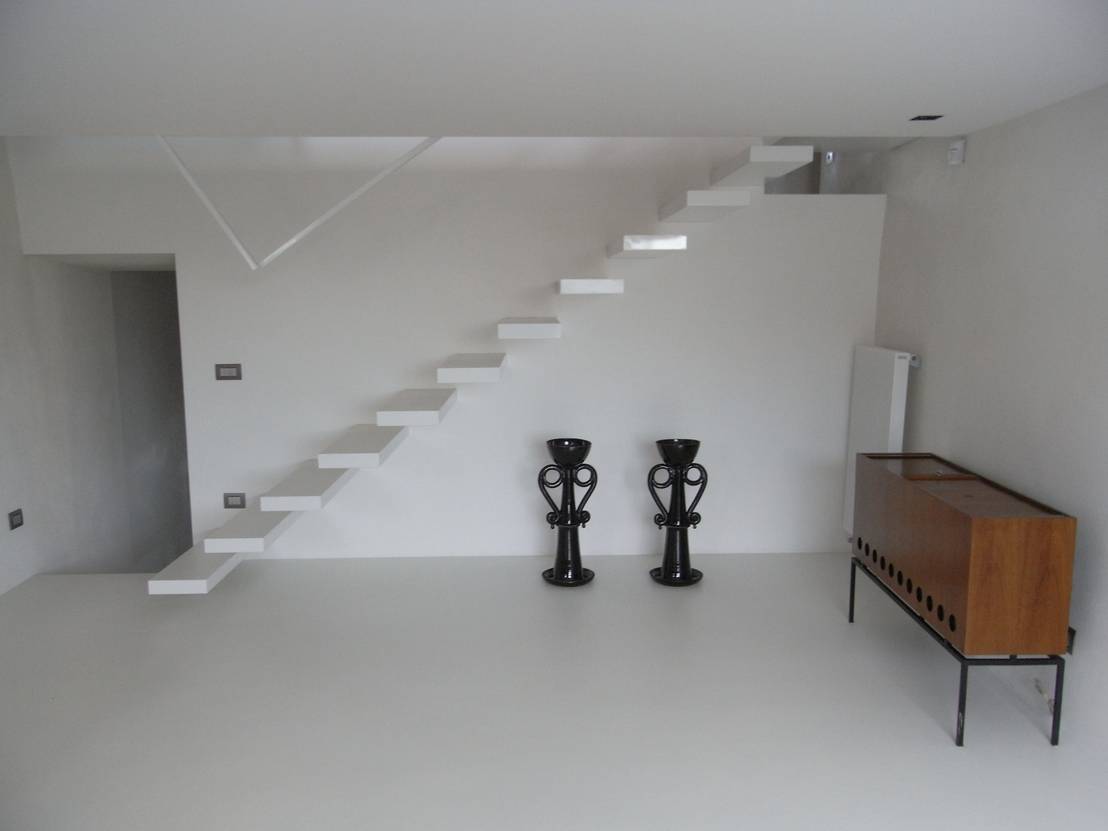 Scala a sbalzo in ferro verniciato casa privata san marino di ... Sbalzo Scala idee