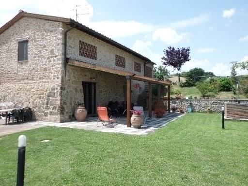 10 consigli per arredare una casa rustica