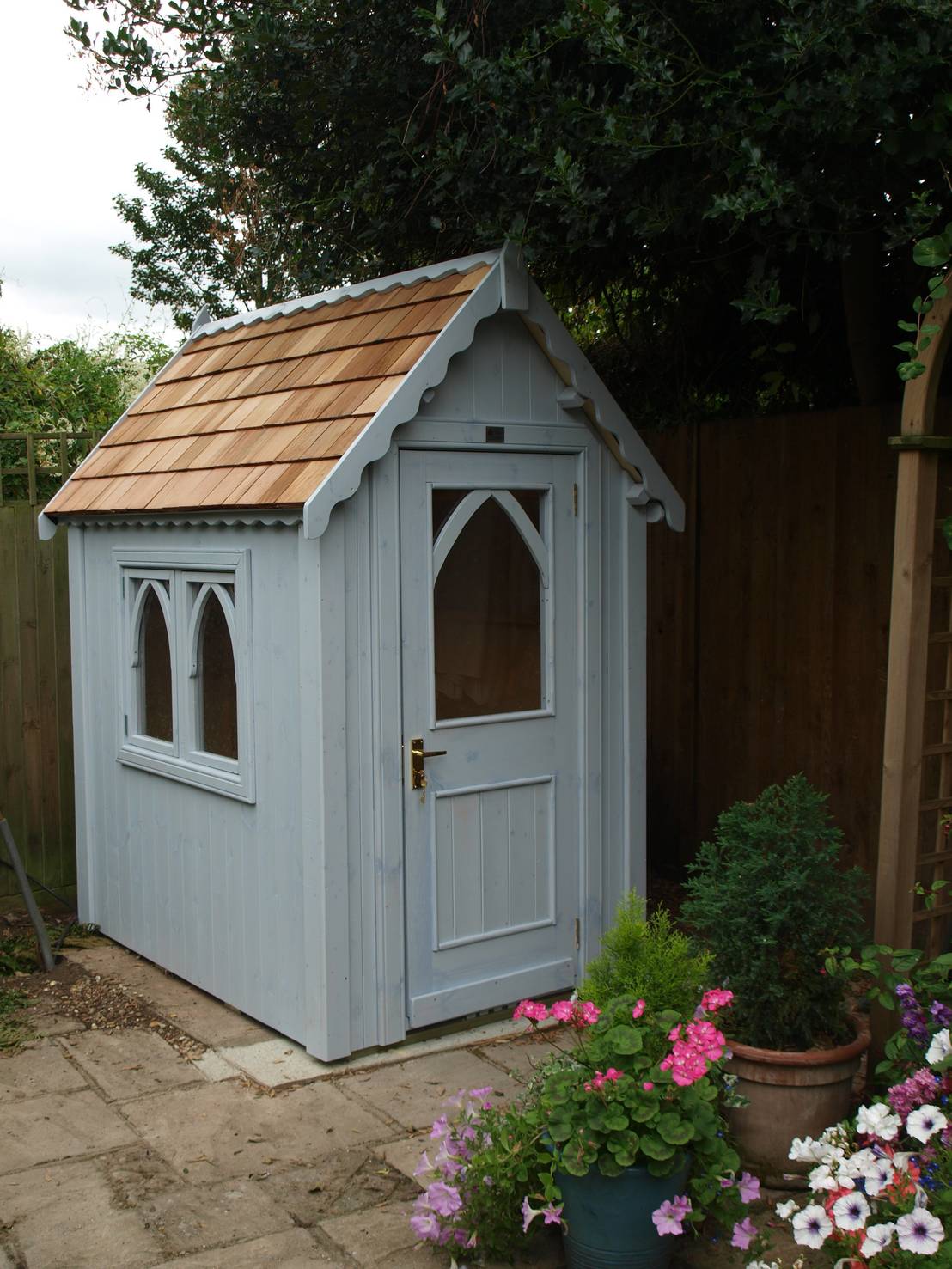 The gothic shed homify