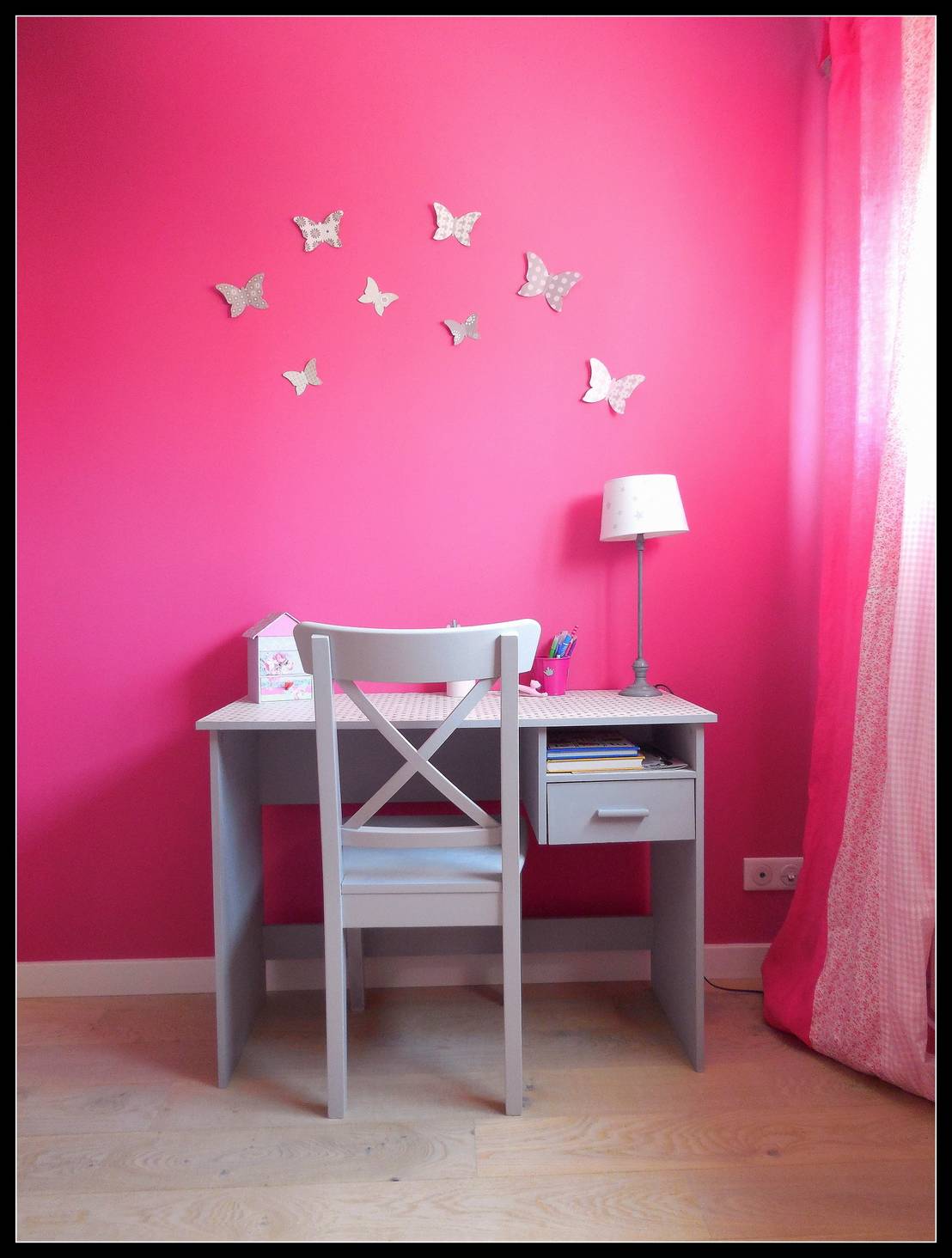 Chambre D Enfant Fushia Et Grise By Scenes D Interieur Homify