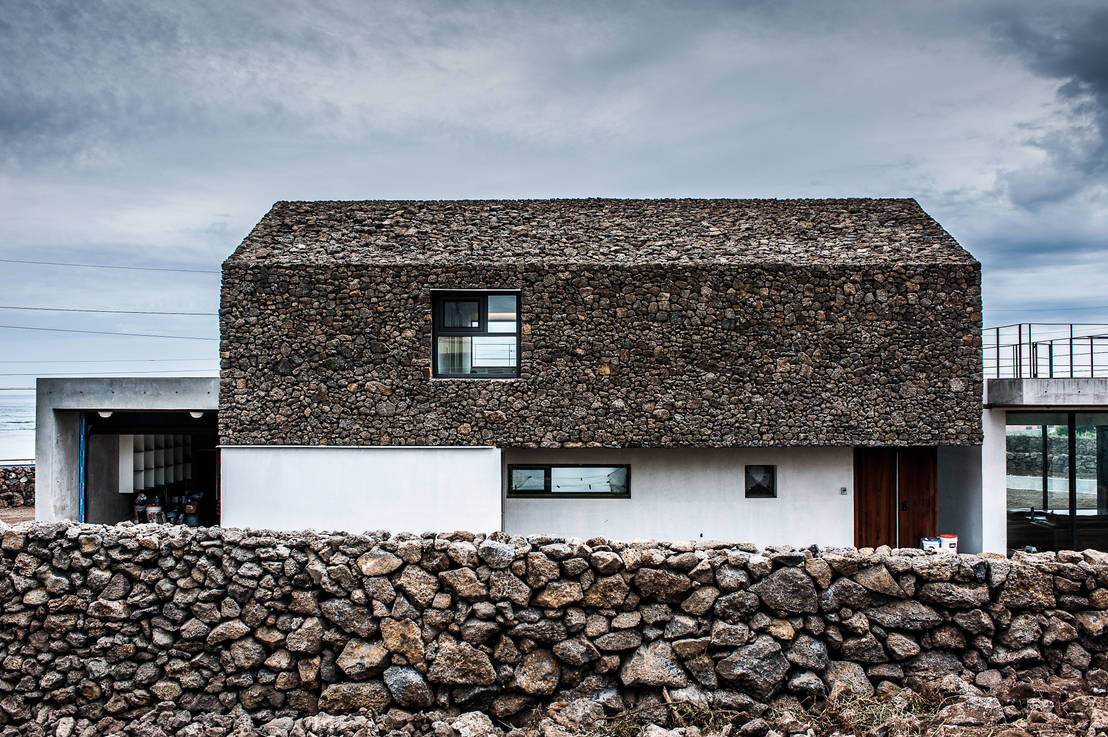 5 spectacular houses made of stone!