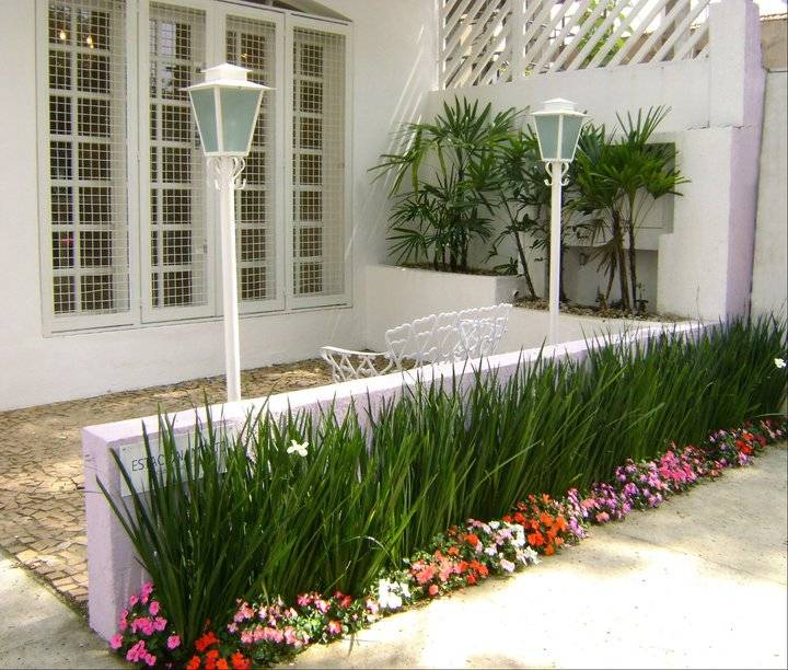12 preciosas ideas para el jardín en la entrada de tu casa