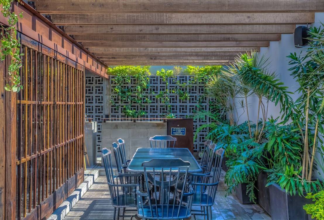 10 ideas geniales para decorar las paredes de tu patio