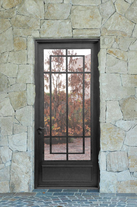 PUERTA DE ENTRADA RUSTICA MODERNA de DEL HIERRO DESIGN | homify