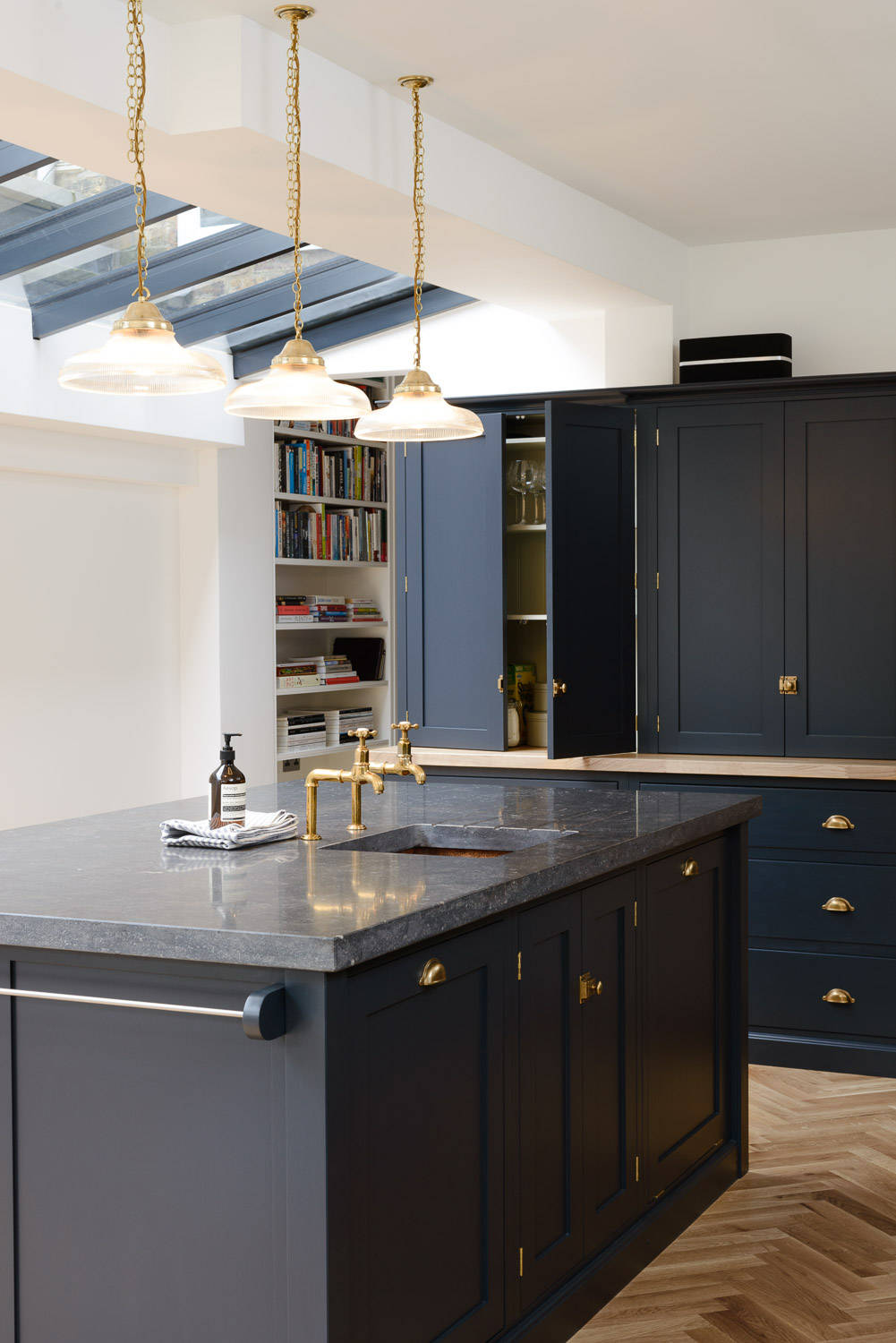 The Victoria Road NW6 Kitchen by deVOL de deVOL Kitchens ...