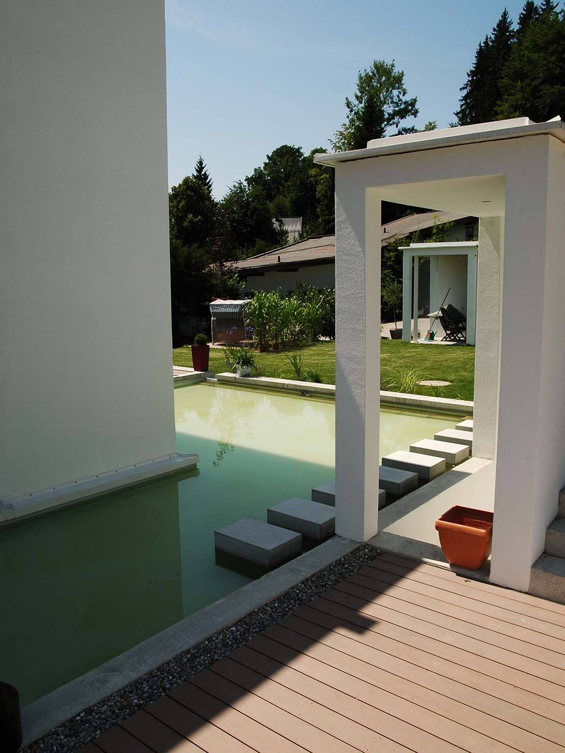 Wpc Terrasse Wasserflache Und Sitzflachen Aus Wpc Premium Dielen By Mydeck Gmbh Homify