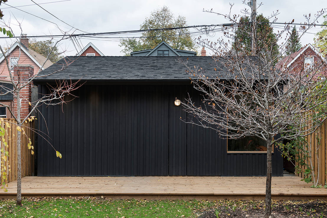Scandinavian Inspired Garage and Sauna homify