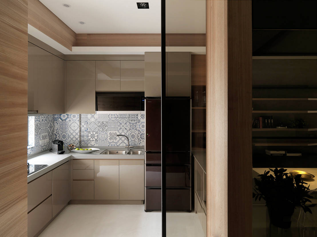 kitchen design with sliding glass door