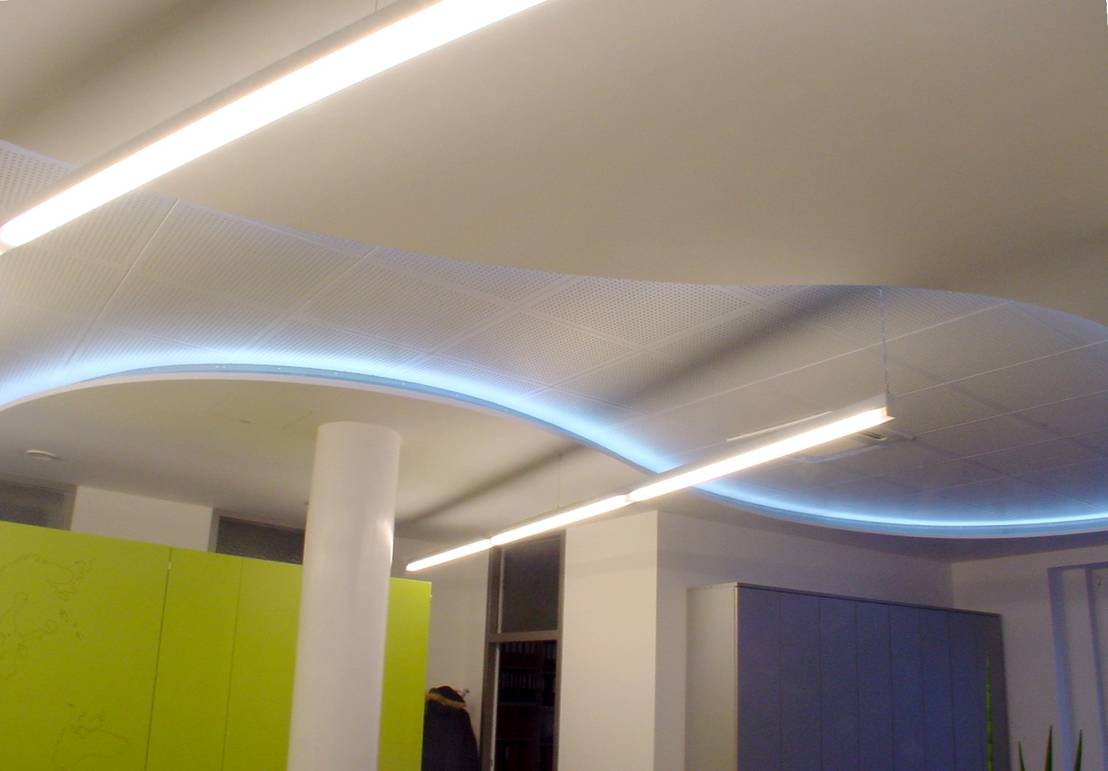 Gipskarton Decke mit beleuchteten Rundungen | homify