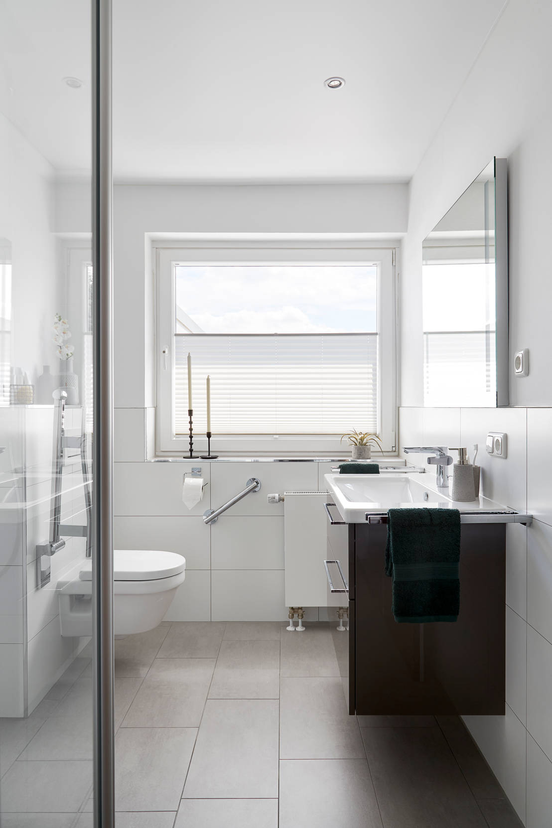 Barrierefreies und modernes Badezimmer | homify