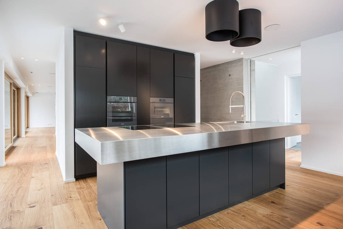 Wohnhaus, Leonberg von Mannsperger Möbel + Raumdesign homify