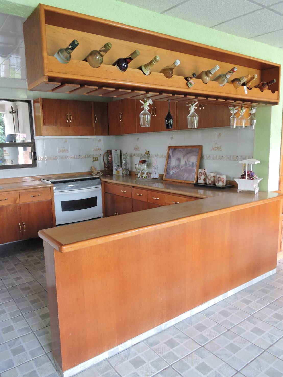 Barra Cantina Y Puertas De Cocina En Madera By La Casa Del Diseno Homify