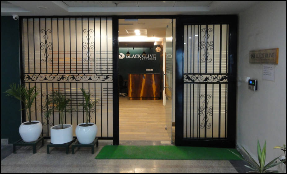 Modern Office Interior Black Olive Ventures homify