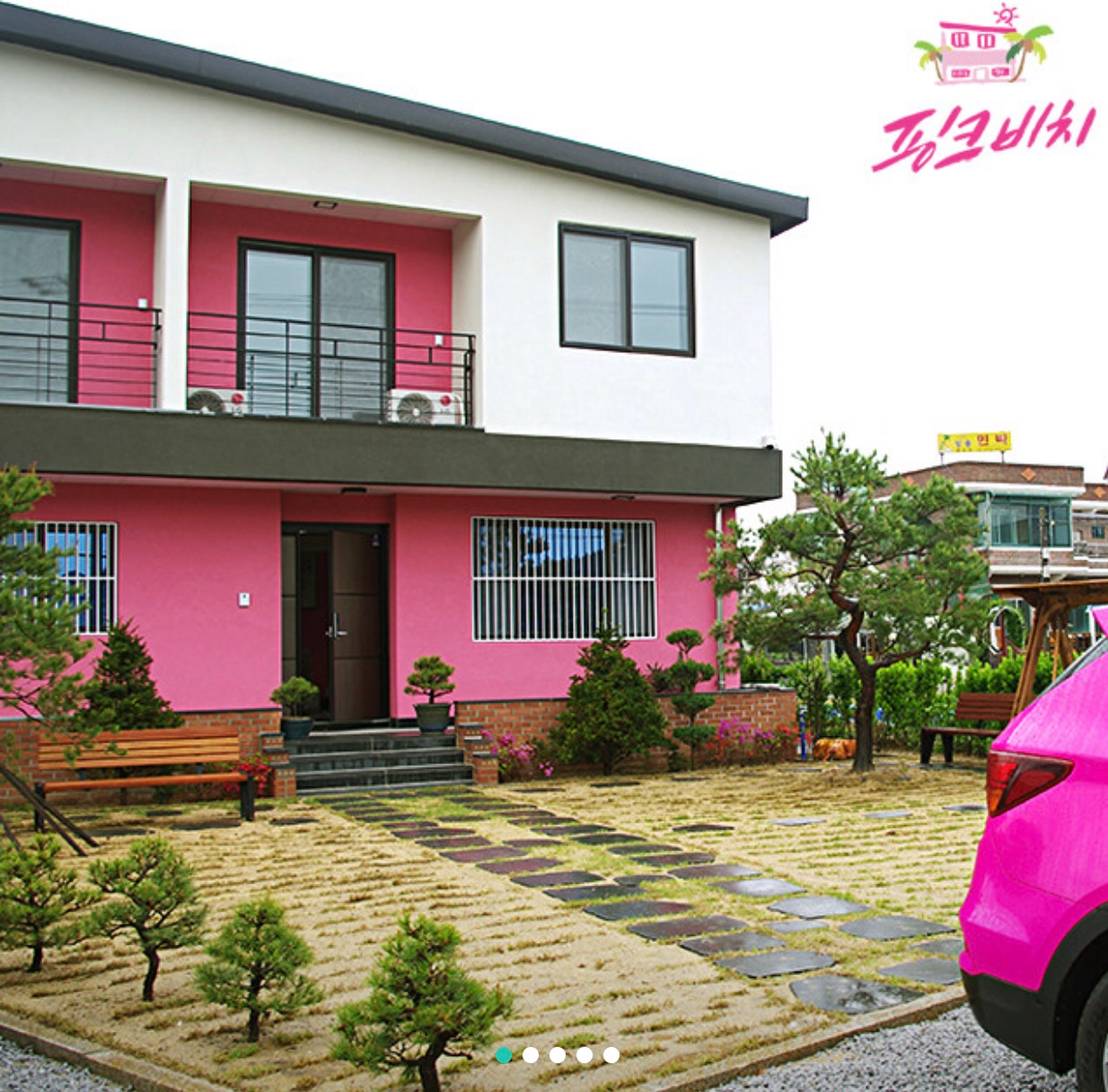 양양 핑크비치 펜션 건축 by IDA - 아이엘아이 디자인 아틀리에 | homify