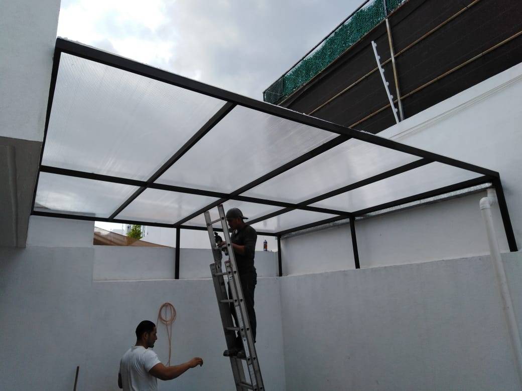 Techumbre de policarbonato cristal de Herrería Querétaro | homify