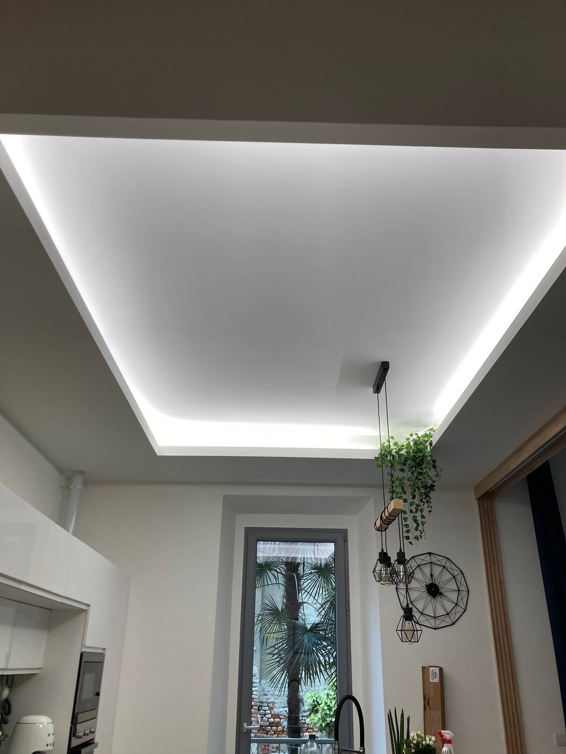 Cartongesso Soffitto Cucina E Strisce LED Homify cartongesso-soffitto-cucina-e-strisce-led-homify