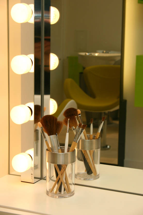 Espejos de camerino para una casa de cine | homify