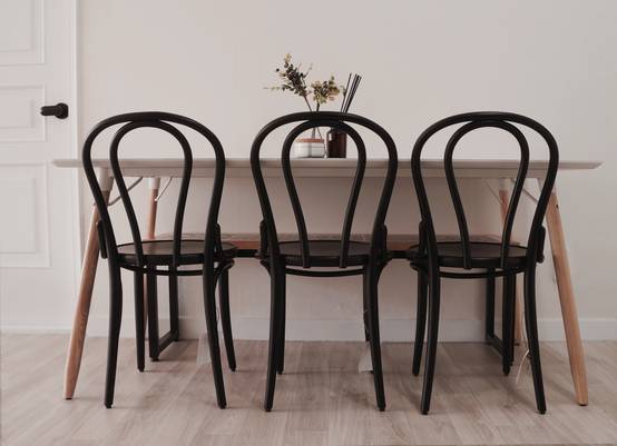 Estas son las sillas que cambiaron la historia del diseño y la forma de