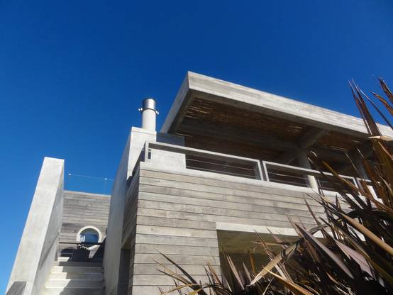 7 Ideas originales para revestir fachadas (Con madera, piedra y