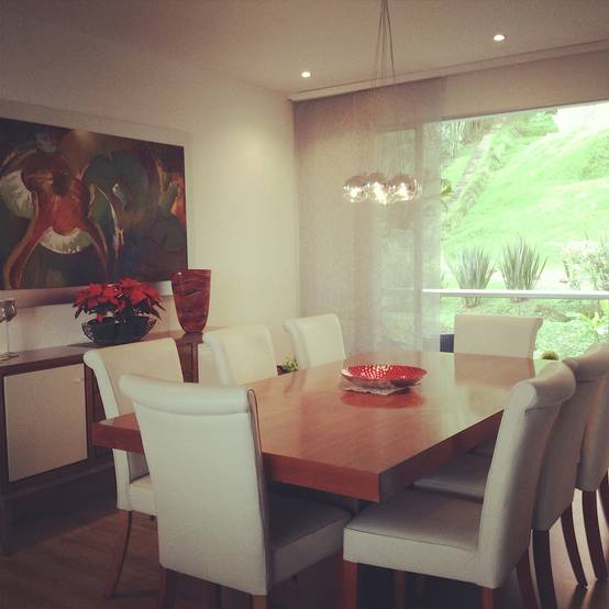 Fotos de comedores de estilo clasico en rojo de ea interiorismo.jpg