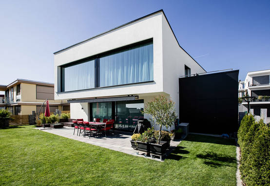 Modern droomhuis met een bijzondere wijnkelder..