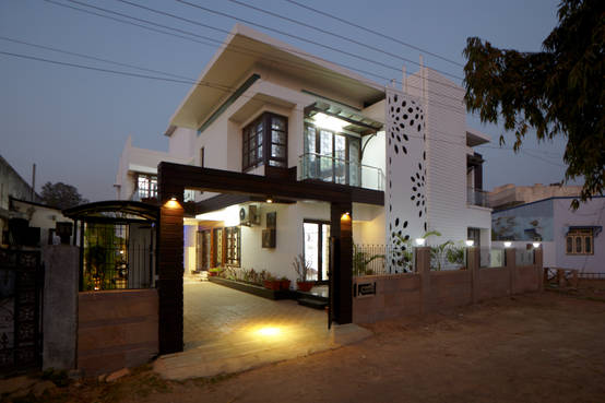 7 Facade Designs For Small Indian Homes See more ideas about small house design, house front design, front elevation designs.