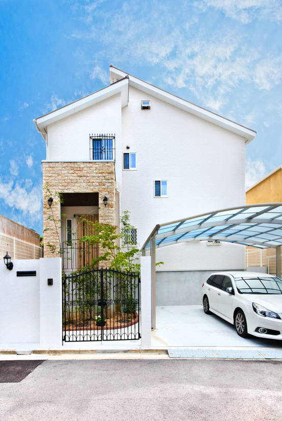 外国で暮らしているみたい アンティーク家具の似合うモダンな住まい Homify