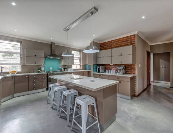 How much space do you need for a kitchen island?