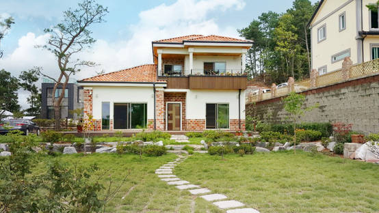 Pasti Anda Suka! Sebuah Rumah Bata yang Cantik dan Modern ...