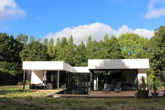 Minimalistisches Haus in Schwarz und Weiß | homify