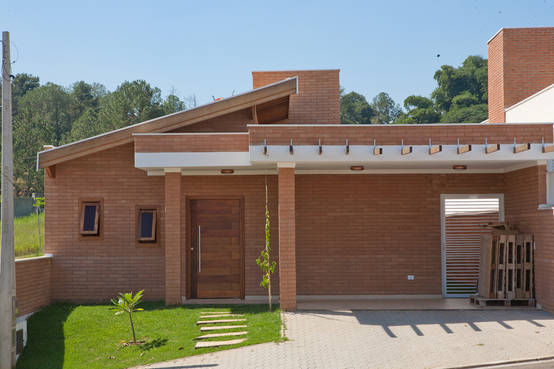 Una casa de ladrillo perfecta para tu familia | homify | homify