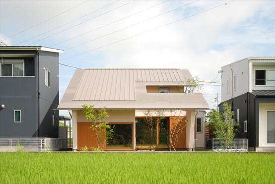  Rumah  Kecil Bergaya Jepang  Minimalis Di Tepi Sawah 