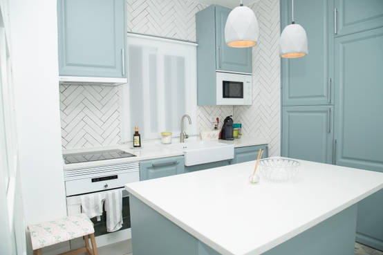 Lindos azulejos em espinha para um interior elegante: descubra as possibilidades!