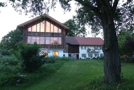 Ein alter Bauernhof wird zum modernen Wohnhaus | 호미파이 & homify