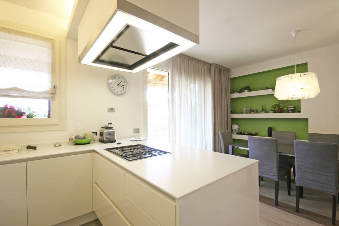 Cucina con penisola: una soluzione comoda e alla moda!