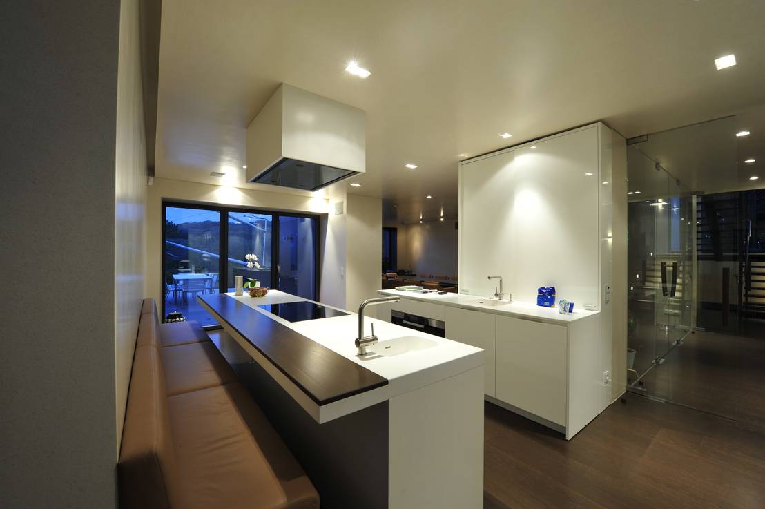 Schwarz-weiße Küchen