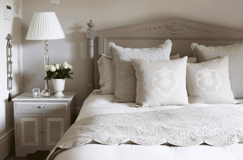 Modernes landhausstil schlafzimmer in offwhite & taupe von ...